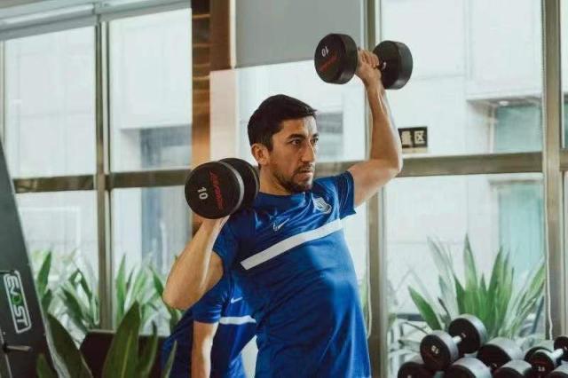 开云中国-艾哈签约沧州2年将披25号 已同新东家合练超1个月